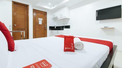 Hotel Reddoorz @ Dbuilders Bangkal Makati