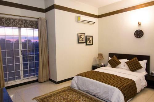 Hostal Crosswinds Guest House
