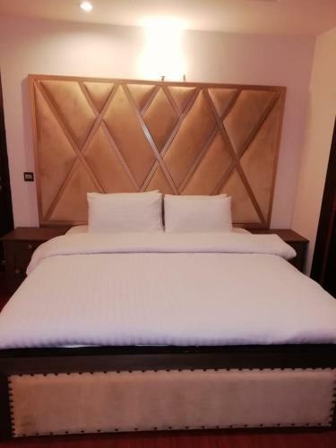 Silver Oaks Luxury Apartments
