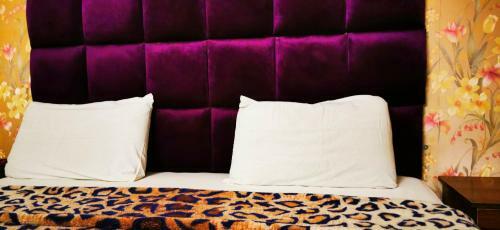 Hostal Rehaish Inn Guest House