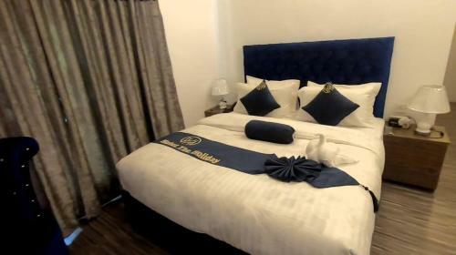 Hotel The Holiday