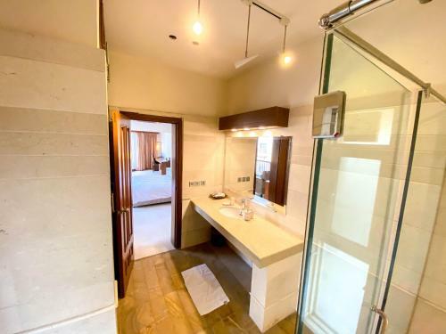 Woodpecker Service Apartment