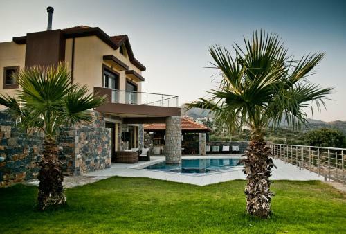 Villa St. Nicolas & Theano