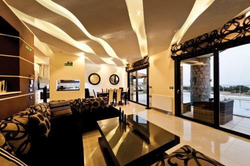 Villa St. Nicolas & Theano