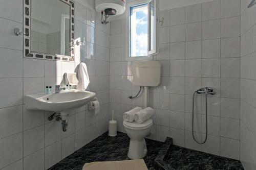 Perigiali Rooms & Apartments Folegandros