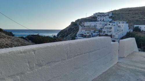 Perigiali Rooms & Apartments Folegandros