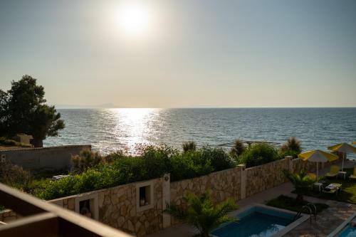 Ekavi Hotel