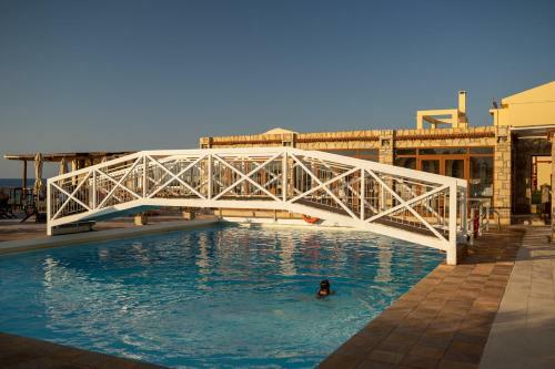 Ekavi Hotel