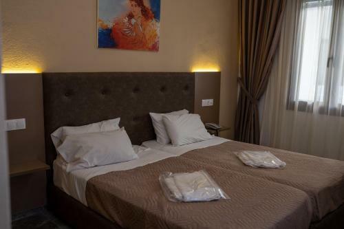 Ekavi Hotel