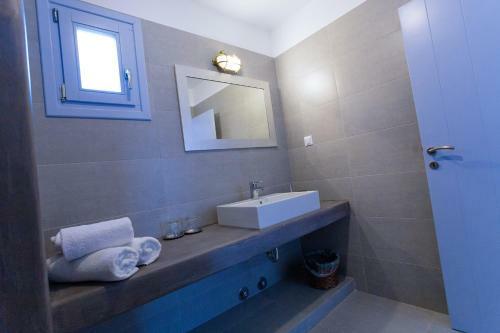 Hostal Petros Rooms