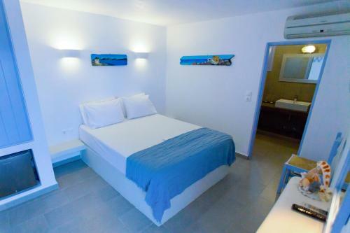 Hostal Petros Rooms
