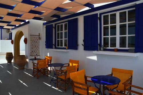 Hostal Petros Rooms