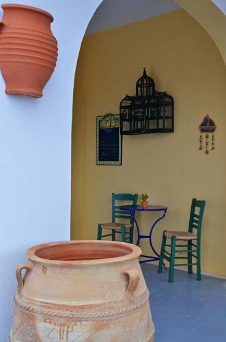 Hostal Petros Rooms