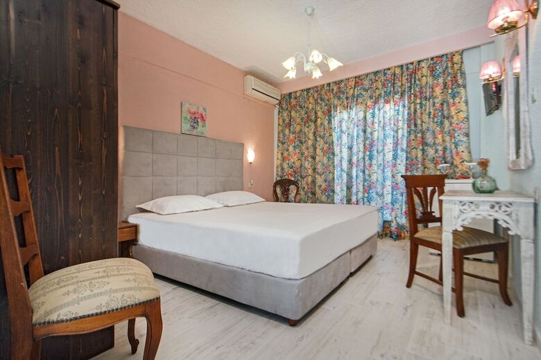 Leandros Hotel