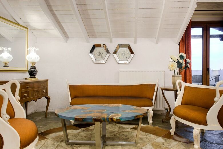 Leandros Hotel