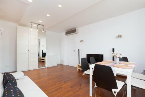 Apartments Warsaw Niecala Noclegi Renters