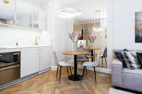 Mennica Residence Apartments By Renters Prestige
