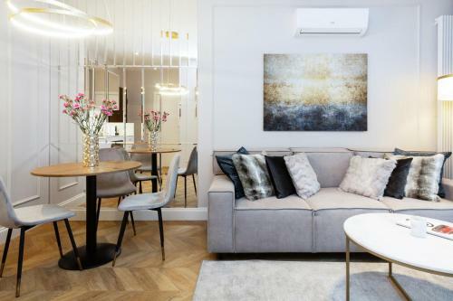 Mennica Residence Apartments By Renters Prestige