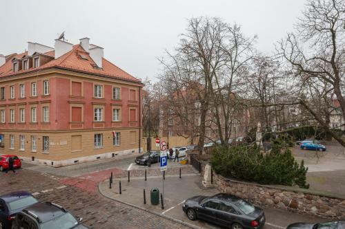 Warsaw New Town Apartments By Renters
