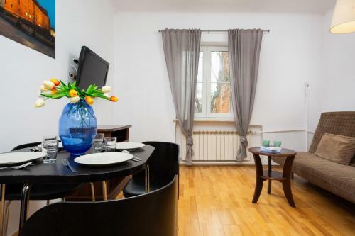Warsaw New Town Apartments By Renters