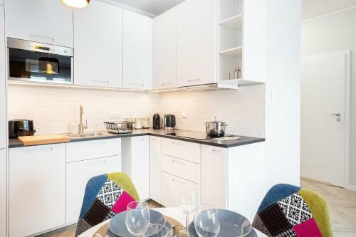 Apartments Rondo Wiatraczna By Renters