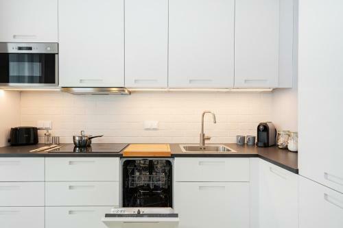 Apartments Rondo Wiatraczna By Renters