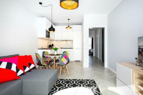Apartments Rondo Wiatraczna By Renters