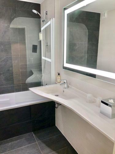 Hotel Best Western Charles de Gaulle Airport