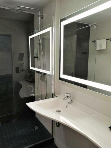 Hotel Best Western Charles de Gaulle Airport