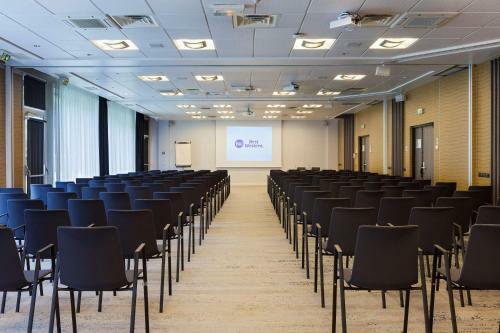 Hotel Best Western Charles de Gaulle Airport