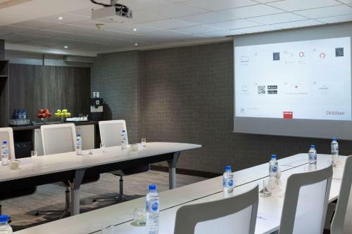Hotel Best Western Charles de Gaulle Airport