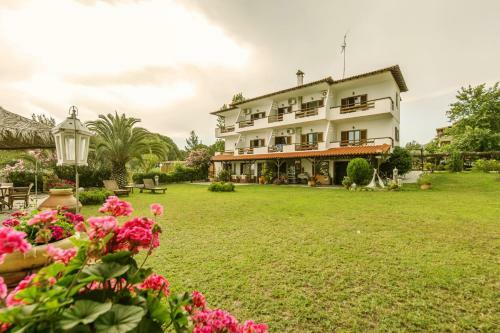 Christaras Apartments