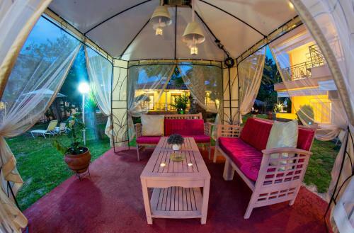 Apartamento Tsitsirikos Studios