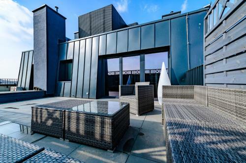 About Art Apartments