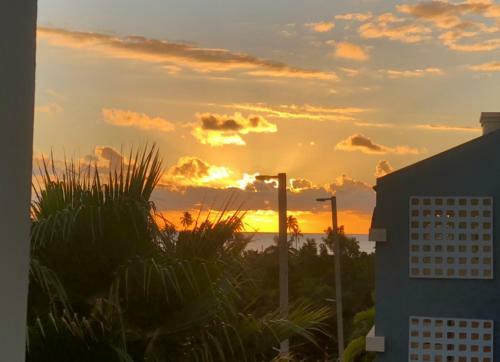 Villa Stunning Sunset View, Walking Distance To Private Beach