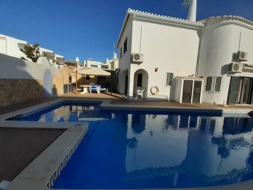 Amazing Modern Francis Villa With Pool