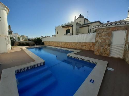 Amazing Modern Francis Villa With Pool