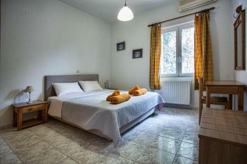 Chrisanthi Studios & Apartments