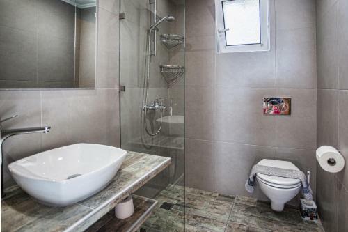 Chrisanthi Studios & Apartments