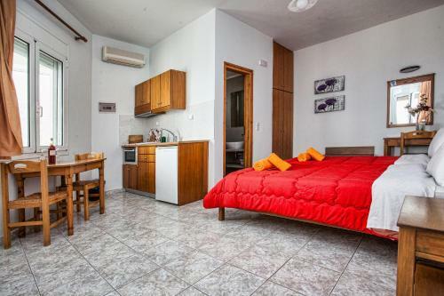 Chrisanthi Studios & Apartments