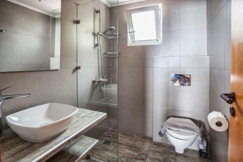 Chrisanthi Studios & Apartments
