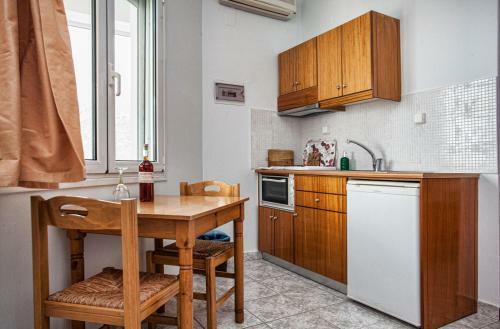 Chrisanthi Studios & Apartments