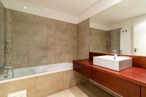 Guestready - Gorgeous Apartment In Alges With Stunning Rooftop Pool