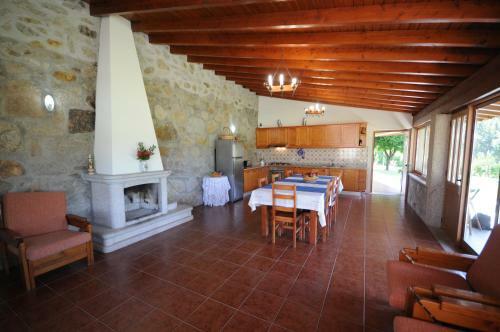 Balugaes Villa Sleeps 7 With Pool Air Con And Wifi