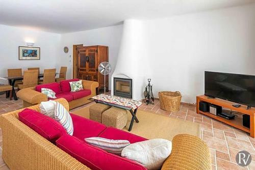 Carvoeiro Villa Sleeps 6 Pool Air Con Wifi