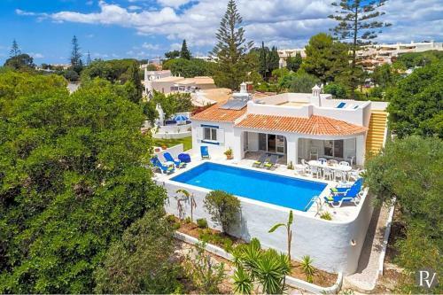 Carvoeiro Villa Sleeps 6 Pool Air Con Wifi