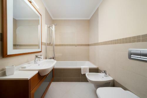 2 Bed Apartment In Cabanas, Swimming Pool