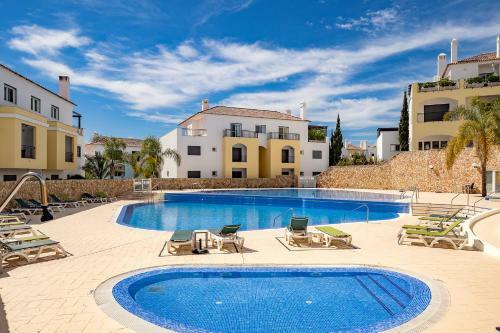 2 Bed Apartment In Cabanas, Swimming Pool