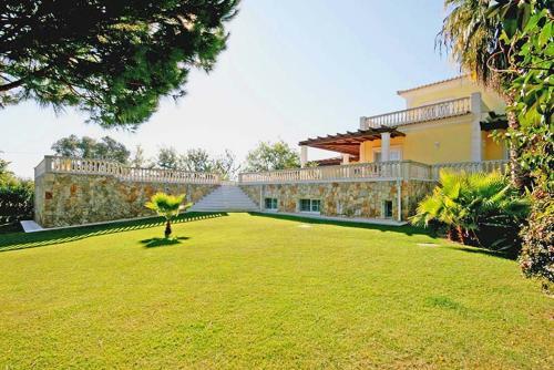 Ferrarias Villa Sleeps 12 Pool Air Con Wifi