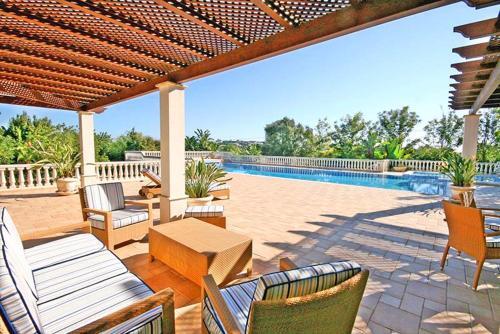 Ferrarias Villa Sleeps 12 Pool Air Con Wifi